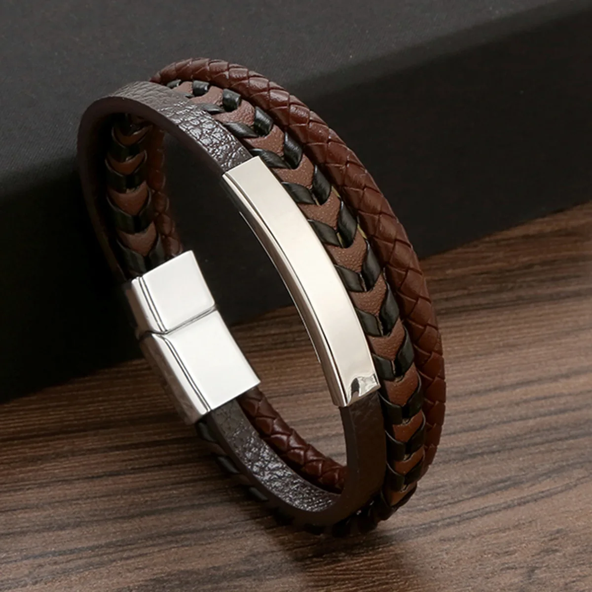 

Fashion Braided Rope Woven Multilayer Leather Men Bracelets Punk Mental Magnet Bangle for Friend Charm Jewelry Gifts
