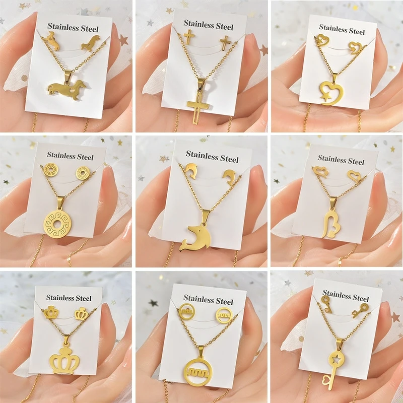 

Stainless Steel Gold Plated Crown Pendant Necklace And Earrings Jewelry Set For Women Fashion Simple Trendy Accessories