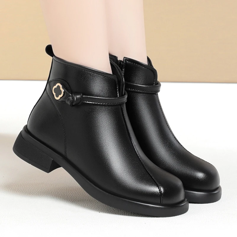 2023 New Zipper Women Snow Boots Non-slip  Genuine Leather Women Short Boots Large Size Casual Warm Mother Boots White
