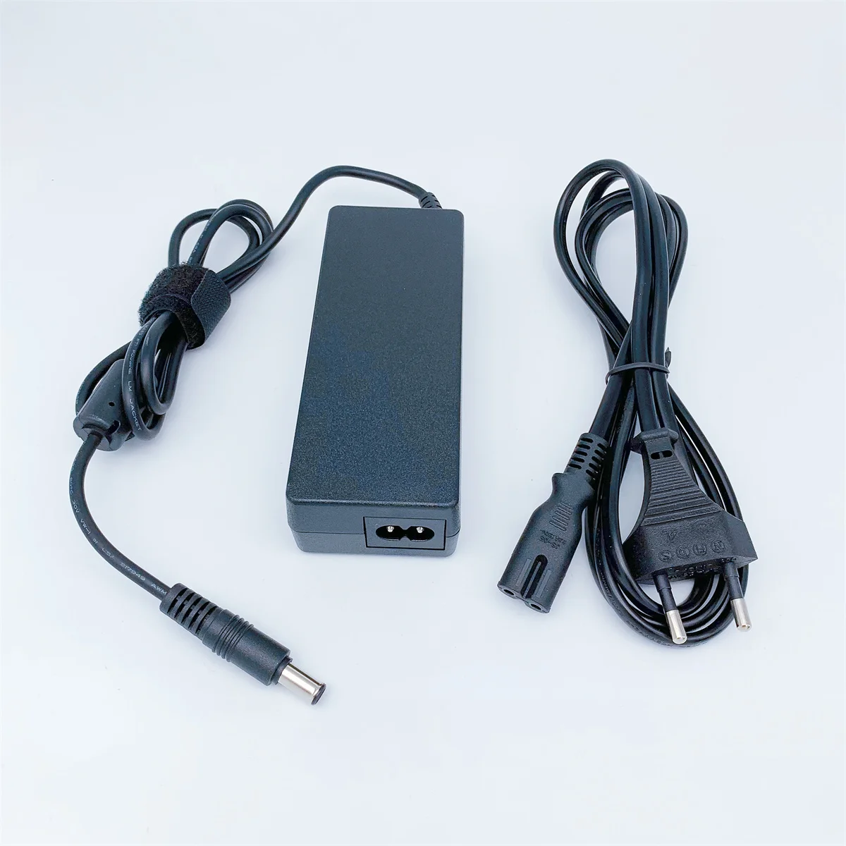 Зарядное устройство Подходит для контроллера Trimble TSC3 зарядное 15 В 2 А