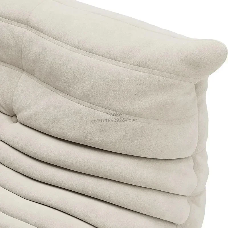 Кожаный диван в скандинавском стиле с котом и царапинами цвет ассортименте