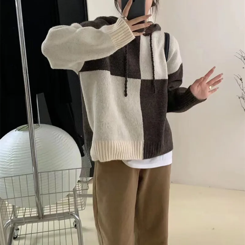 

Korean College Style Contrast Checkered Hooded Sweater for Women's New Winter Design Sense Minority Knitwear Coat
