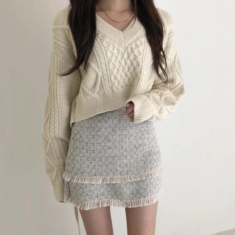 

2022 Autumn Korean Style Loose Sweater Women Long Sleeve Back Bow Tie Warm Sexy V-neck Casual Winter Knitting Elegant Knitwear
