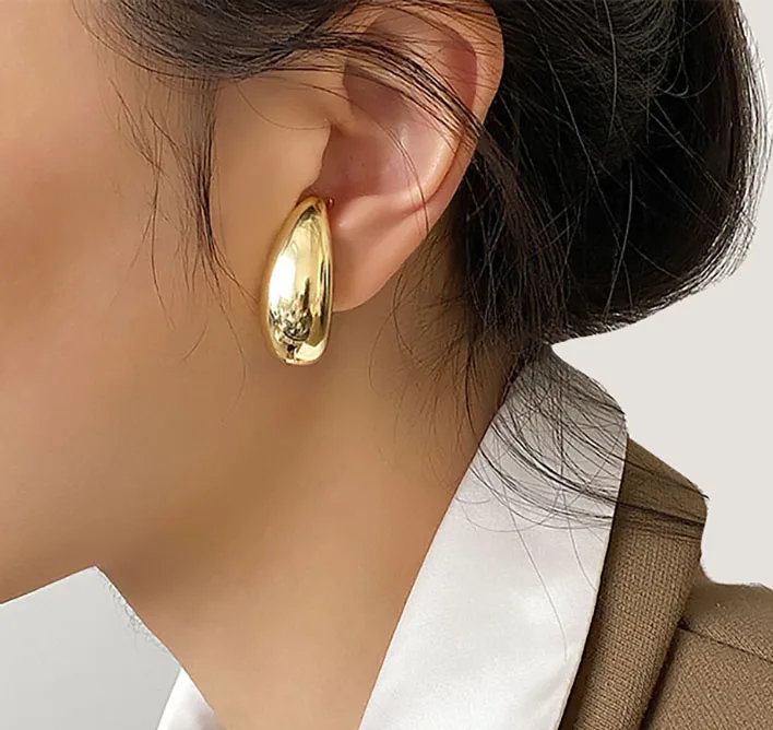 

New Elegant Personality Small Metal Gold Silver Color No Piercing Clip On Earrings For Women Simple Tiny Ear Jewelry