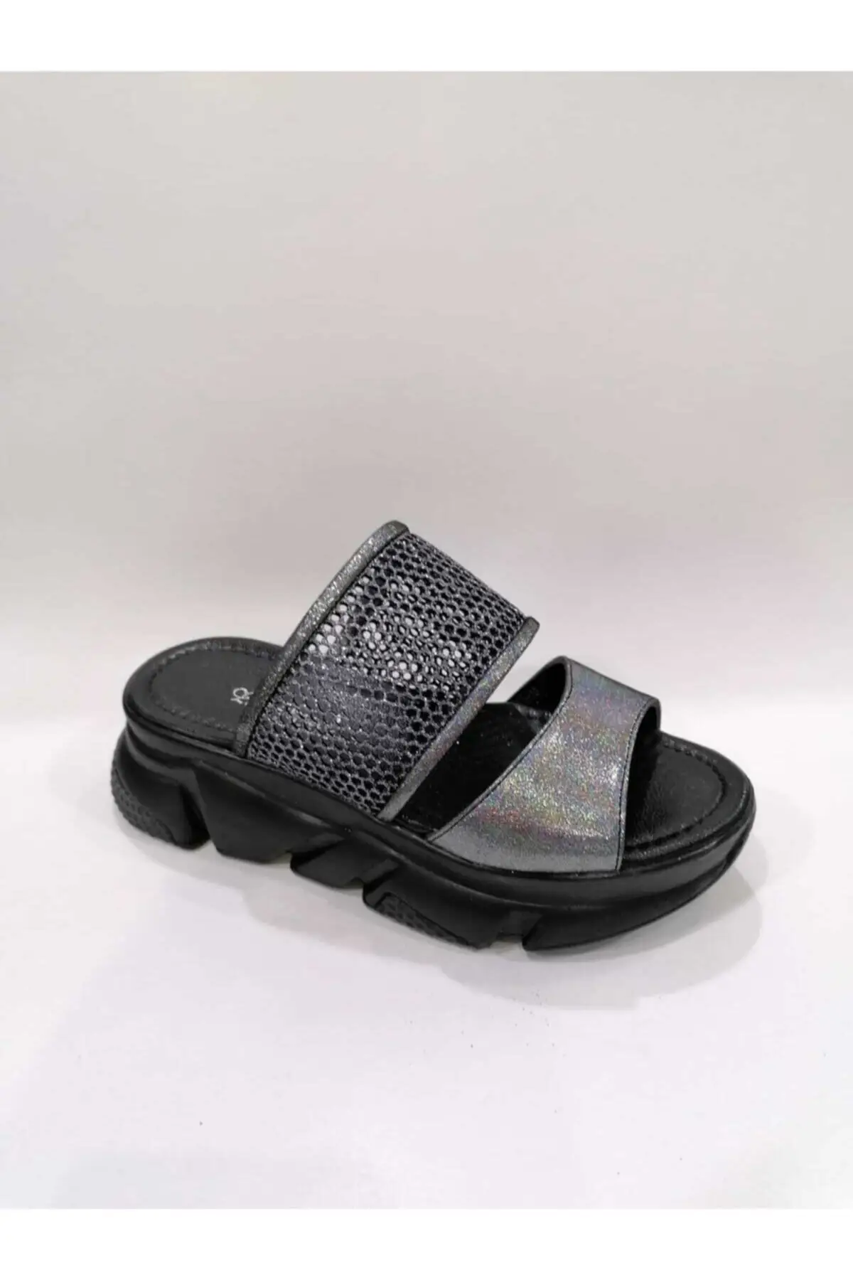 

Women's Platinum In Non-Genuine Leather Slippers