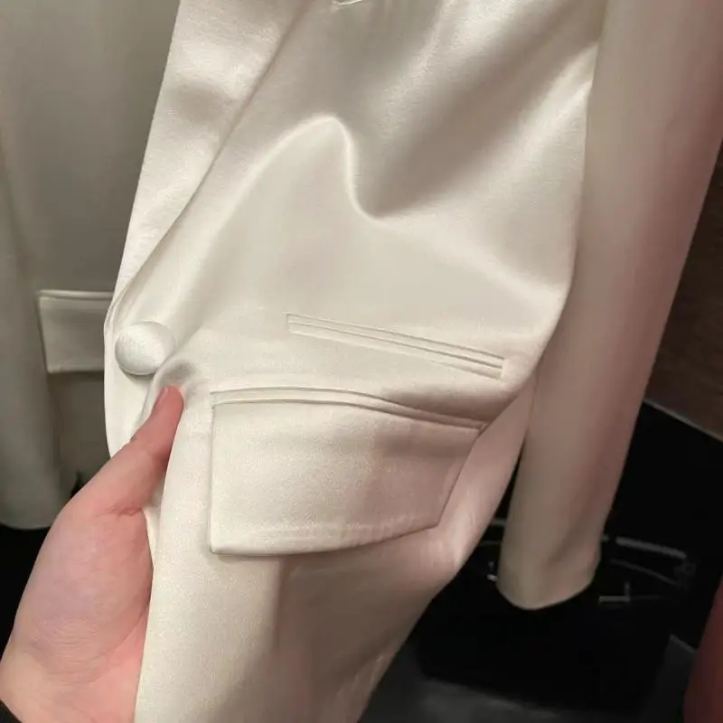 Женский костюм свободного покроя розовый модный с подвеской весна-осень 2023