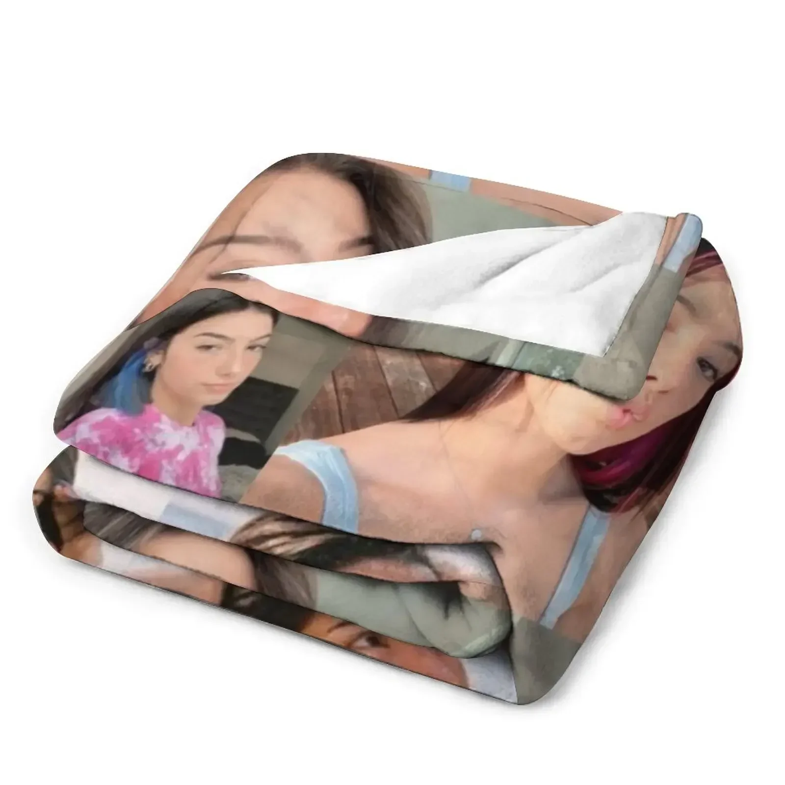 Одеяло с коллажем Charli Dɺmelio декоративное термозабавный подарок