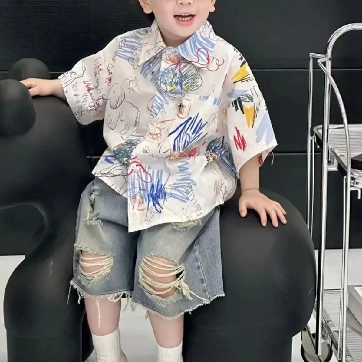 Детский комплект из двух предметов: рубашка с коротким рукавом и джинсовые шорты