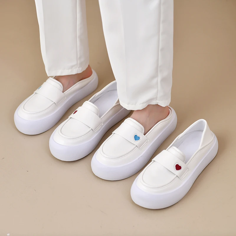 Туфли женские с мехом лоферы без застежки маленькие для медсестер осень 2024