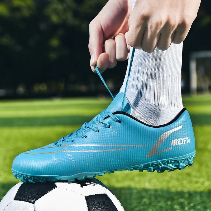 New Professional Men Soccer Shoes Adult Kids Sport Footwear Outdoor Futsal Football Boots Sneakers Men Turf Soccer Cleats Unisex