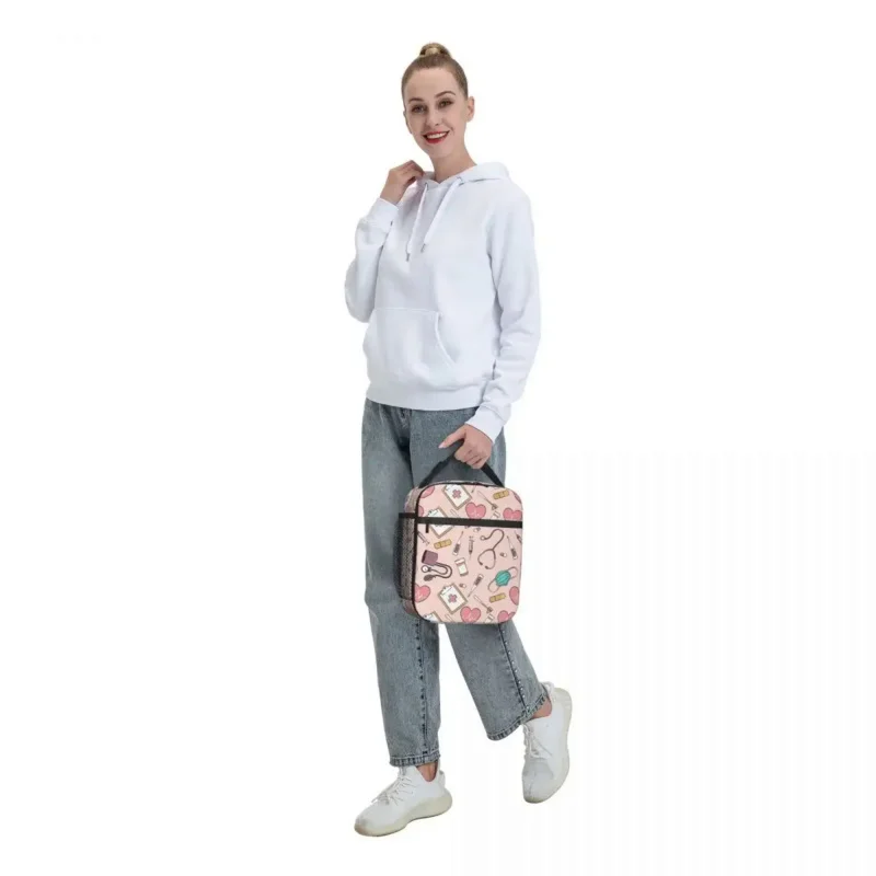 Рисунок 6 - Забавная изолированная сумка для ланча для медсестры