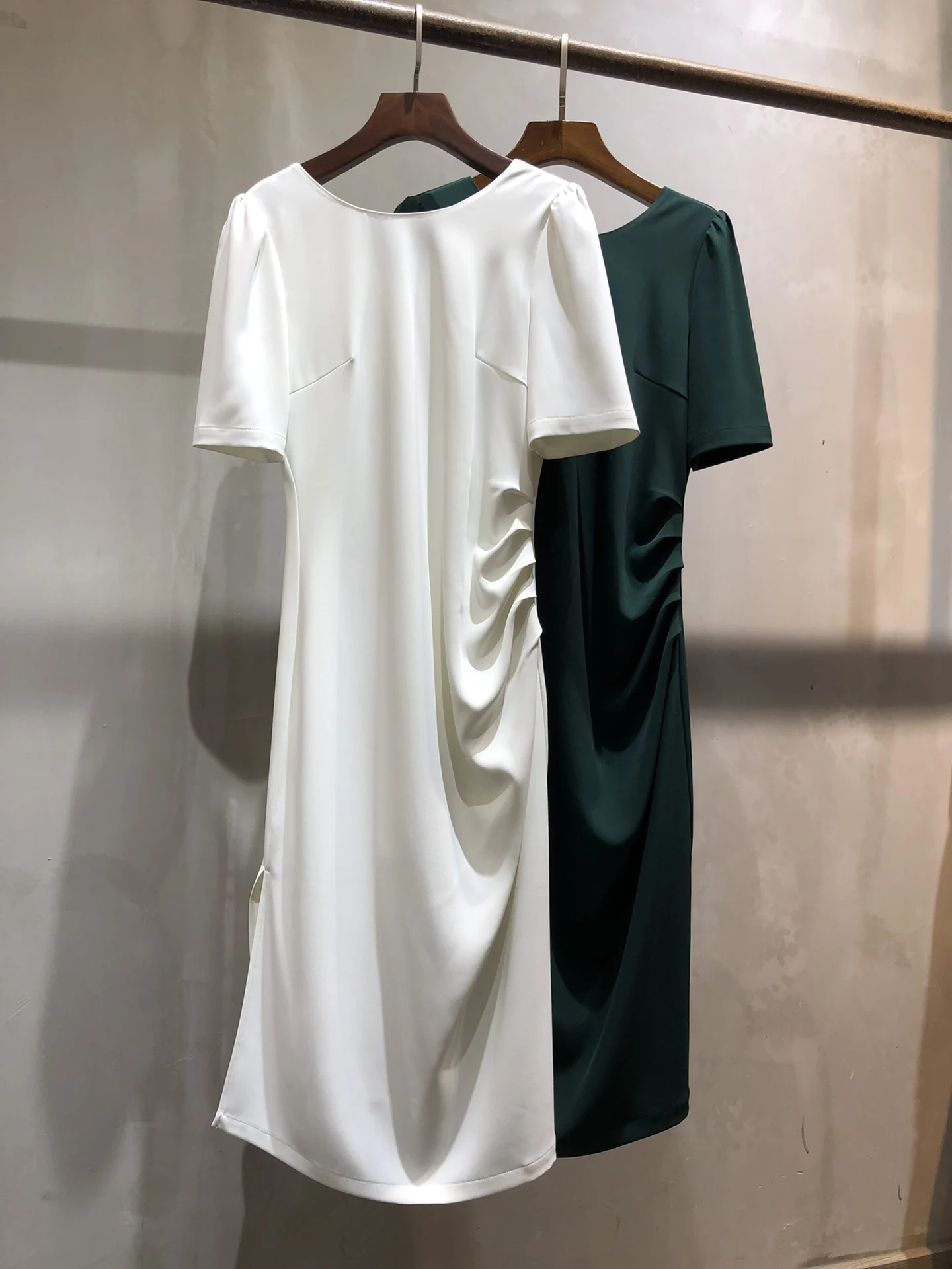 

Spring and summer new asymmetrical pleated dress