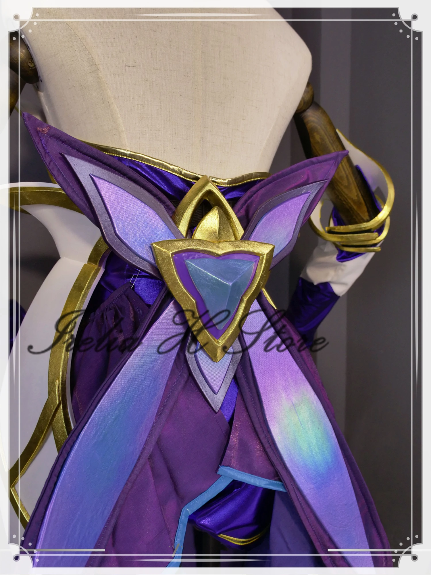 Рисунок 2 - Irelia H магазин костюм LOL Akali