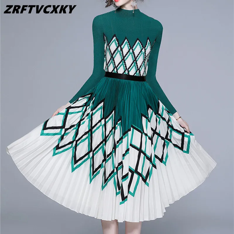 

Женский модельный костюм из двух предметов, облегающая футболка с длинным рукавом и высоким воротником и длинная юбка с поясом на резинке, осень