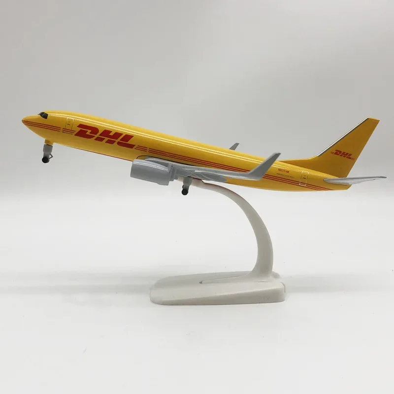 Масштабная модель самолета B737 DHL 1:200