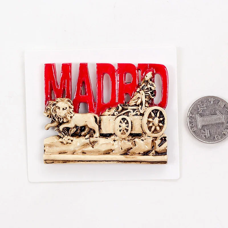 

Магнитик для холодильника 3D Франция Мадрид