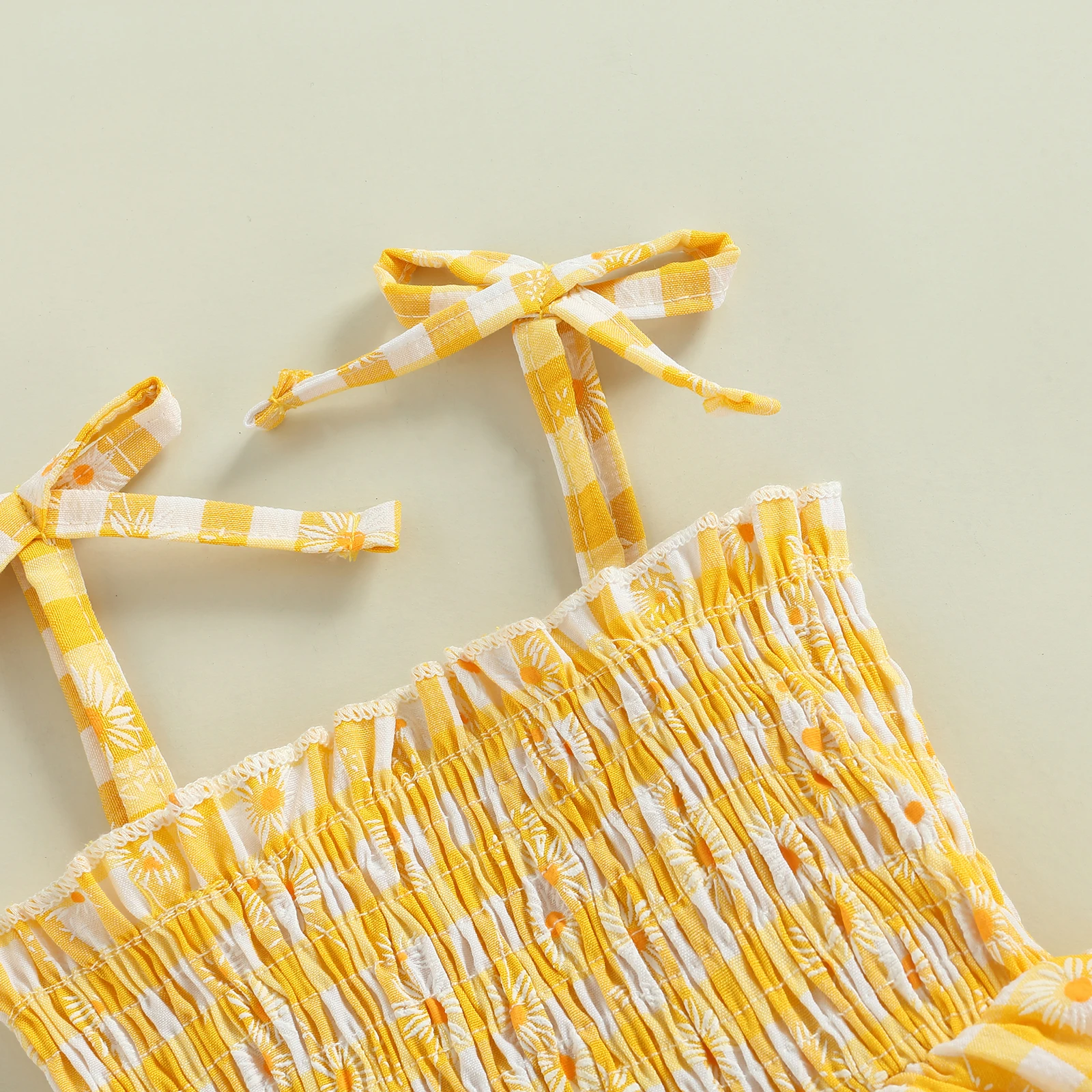 Боди летнее клетчатое с открытыми плечами и цветочным принтом |