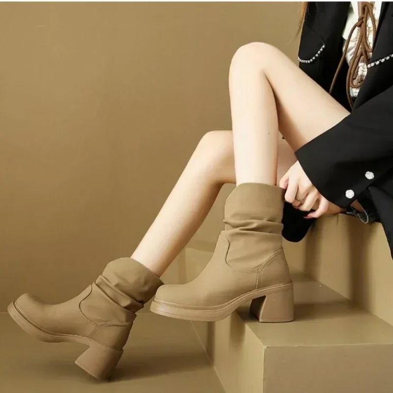 Женские ковбойские ботинки с острым носком коричневые из мягкой кожи в стиле