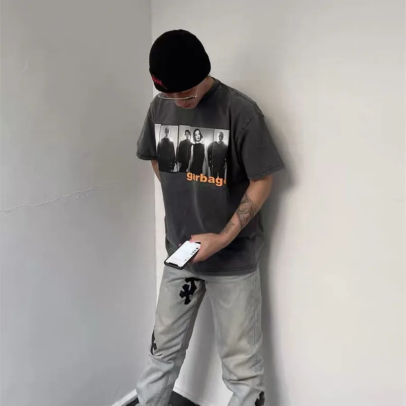 

Gallery Run-Out Figure Print Short Sleeve t-Shirt