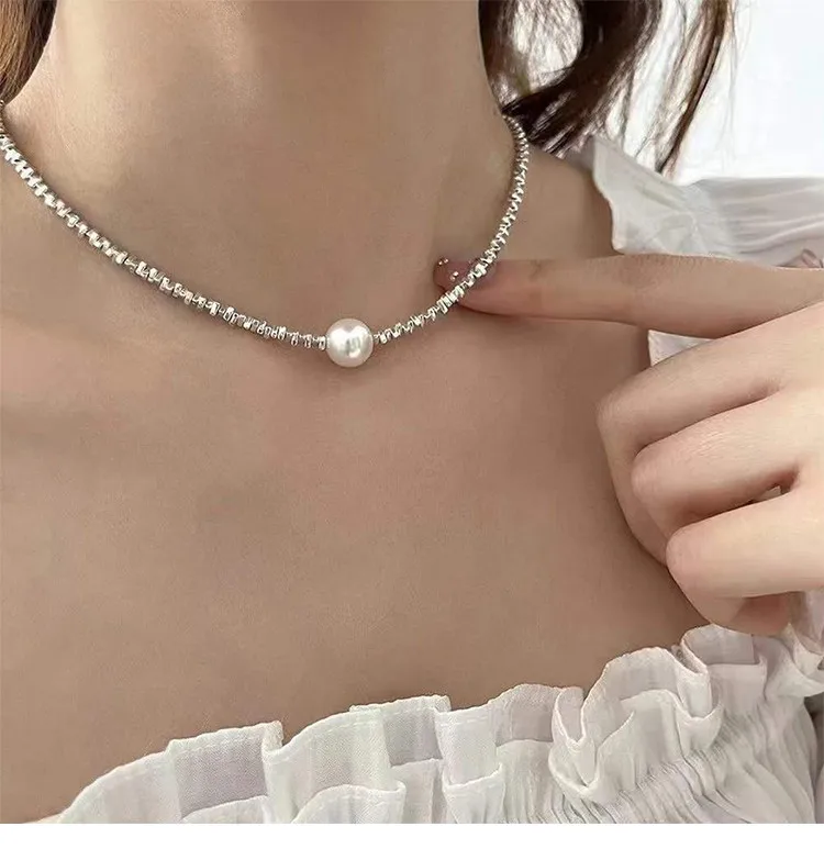 

Broken Silver A Few Two Pearl Necklace Female Summer 2023 New Clavicle Chain Light Luxury Niche Senior Design Sense