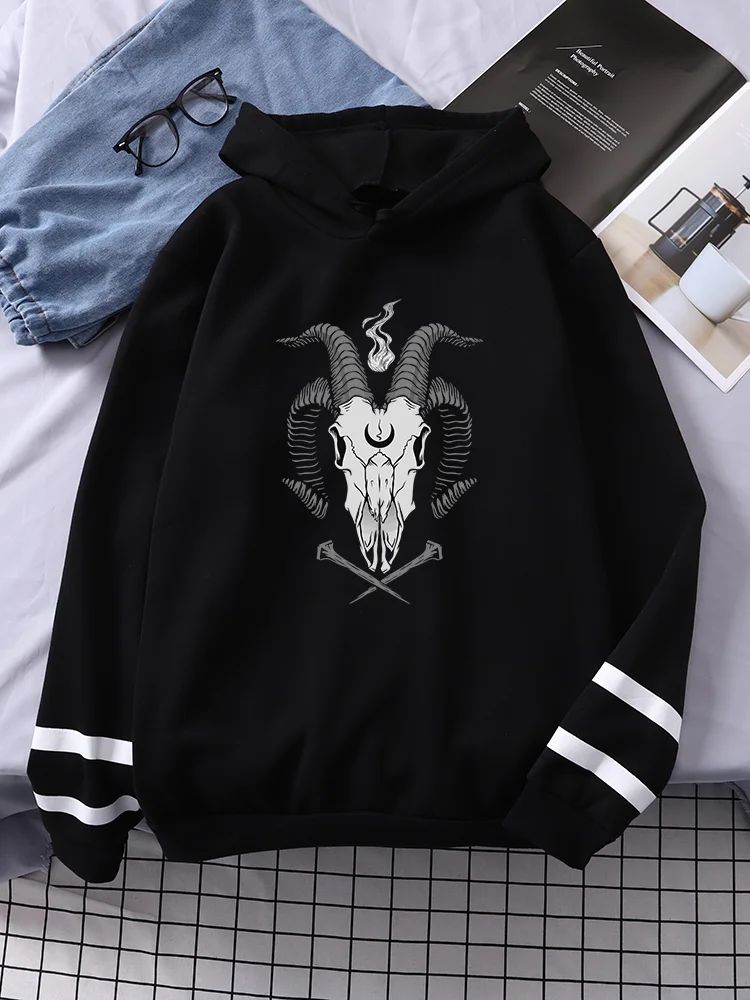 

Occult Goat Skull Crescent Flame Nail Rock Design Women Tops Simple Oversize Hoodies Autumn All-math Clothes Female Stripe Hoody