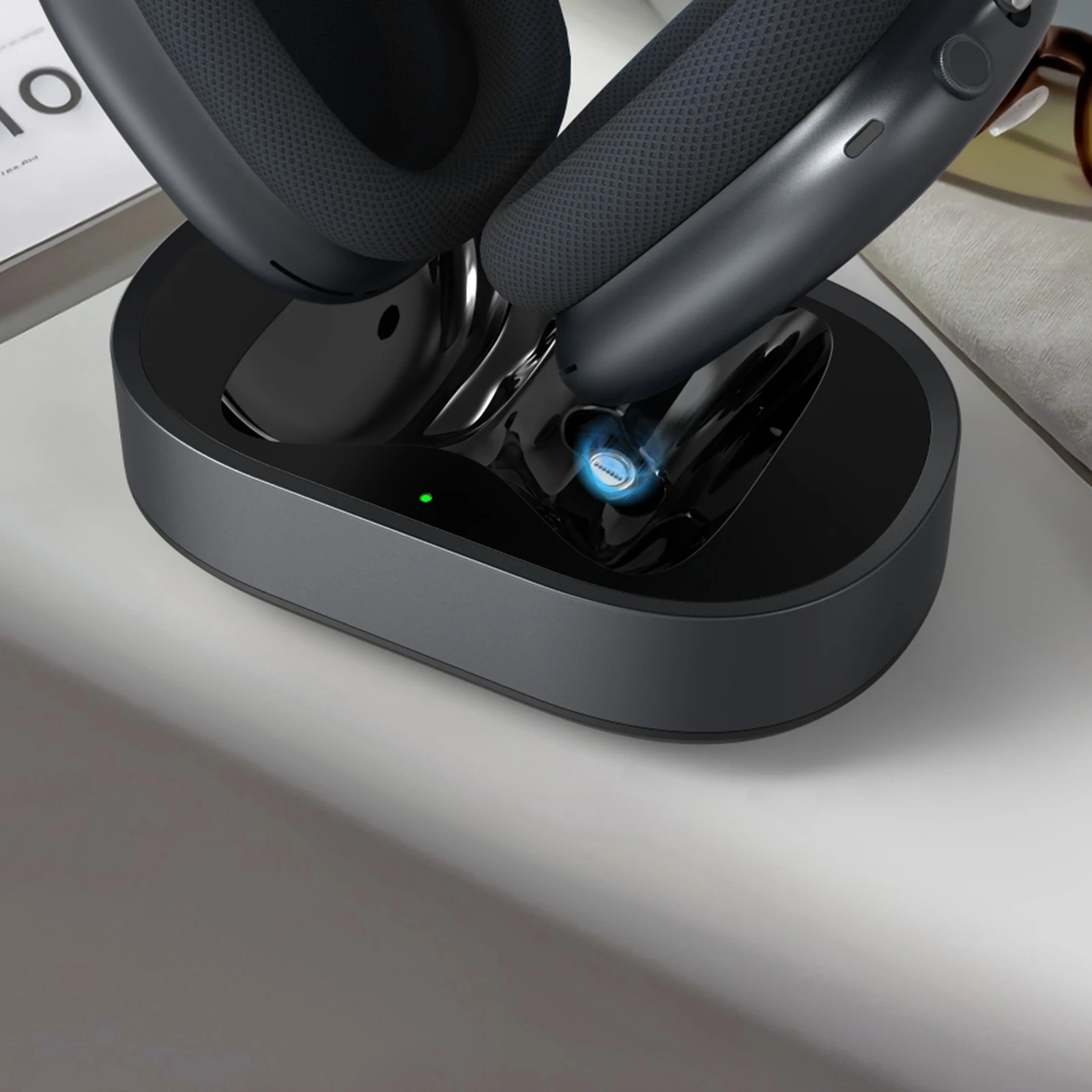 Фото Зарядная станция для наушников, подходит для AirPods Max, аксессуары для наушников, настольный держатель для гарнитуры с двумя разъемами, защита от царапин №5