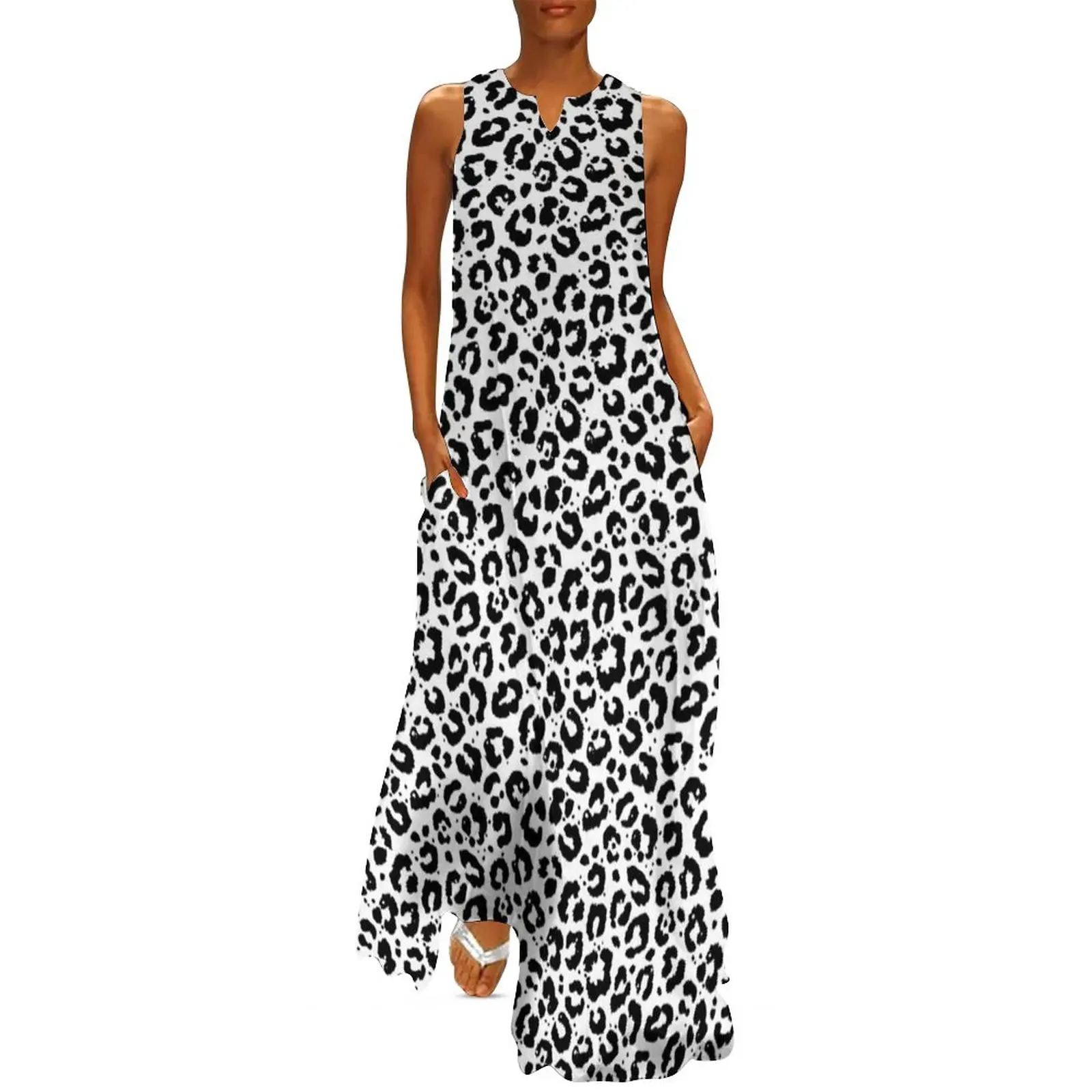 

Платье-макси черно-белое с леопардовым принтом и V-образным вырезом