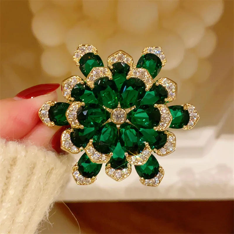 

Vintage Green Brooches For Women Fashion Accessories Big Flower Design Gold Plated Fine Jewelry Party Gift