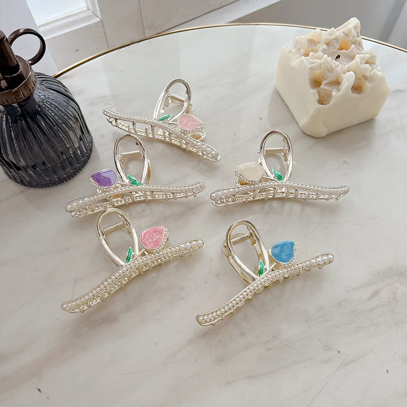 

Super Fairy Tulip Hair Claw Clip Alloy Pearl Flower Hairpin Women Ponytail Shark Grab Hair Clip for Girl Hair Accessories 2022