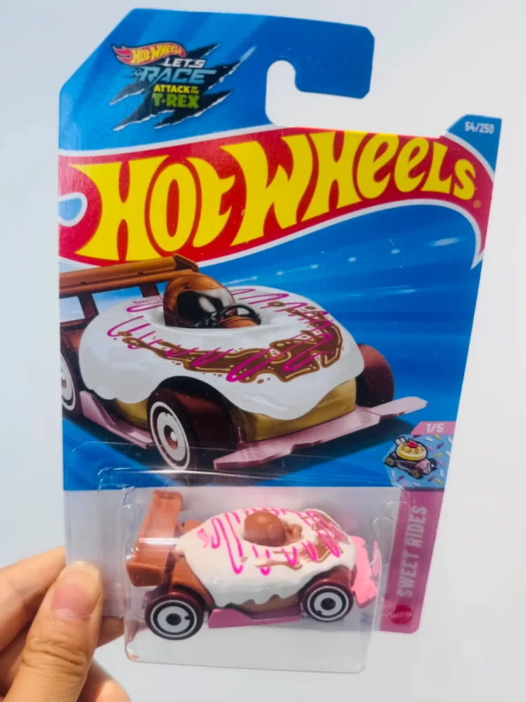 Фото Коллекционная модель автомобиля Hot Wheels из литого металла, серия 26M: Ferrari F1, Mercedes, Audi, Toyota. Модель C4982 для взрослых. №3