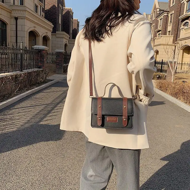 New Women's Handbag 2023 Spring Fashion Retro One Shoulder Crossbody Bag Fashion Portable Small Square Bag