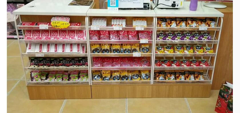 Небольшая полка для супермаркета кассовый магазин столик перед полкой