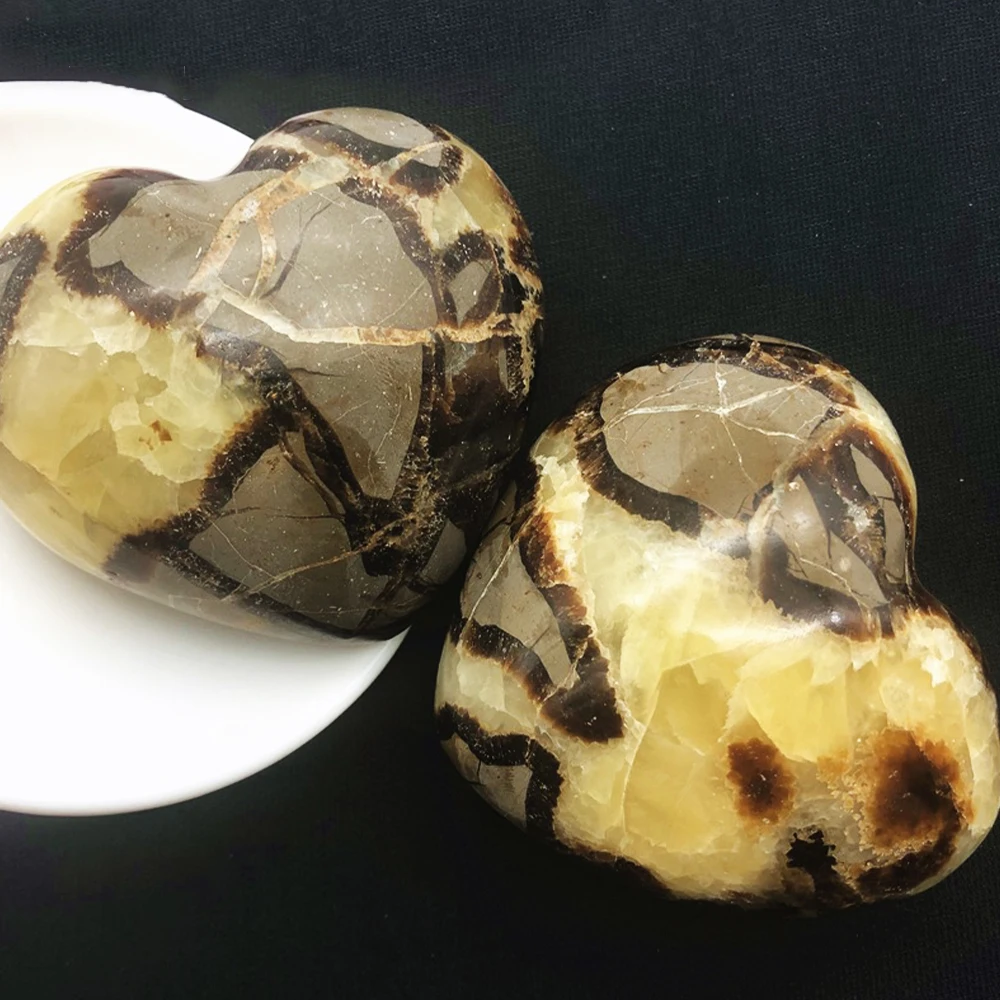 Натуральный септарий хрусталь в форме сердца Резной декор большая любовь кварц