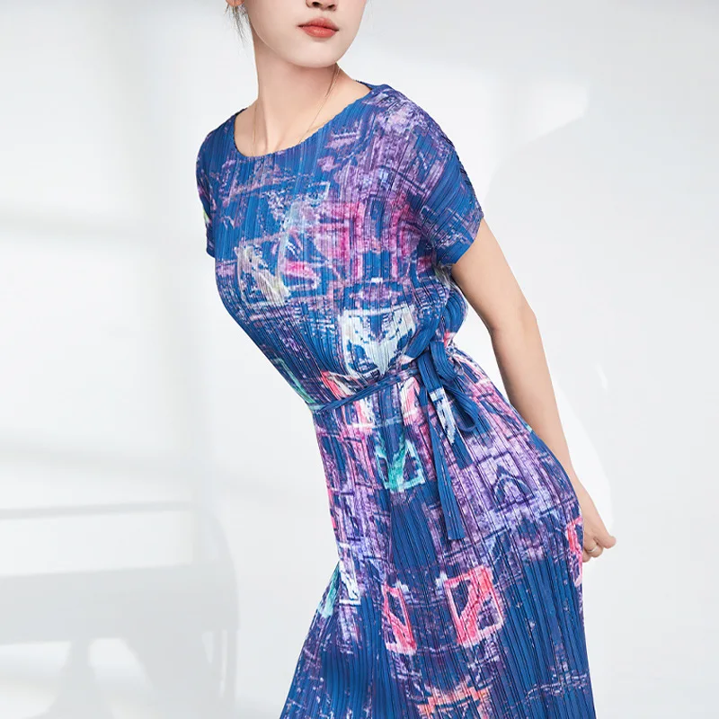 Pleated Temperament Women's Dress Wholesale 2022 New Graffiti Round Neck Short Sleeve Medium Long Lace Up Dress