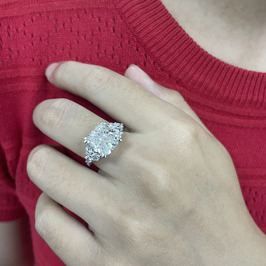 Рисунок 4 - Кольцо обручальное с белым бриллиантом