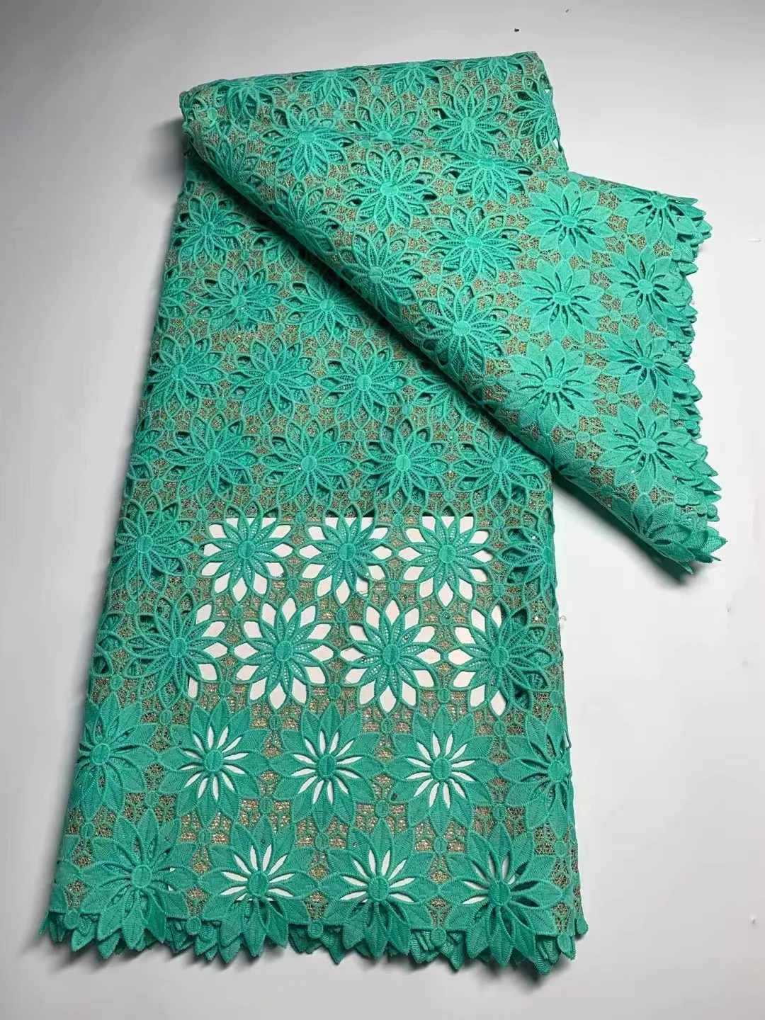 

2023 New Style Skin Friendly Classic African Eembroidery Guipure Cord Fabric Nigerian Celebration Lace for Women Party Dress A02