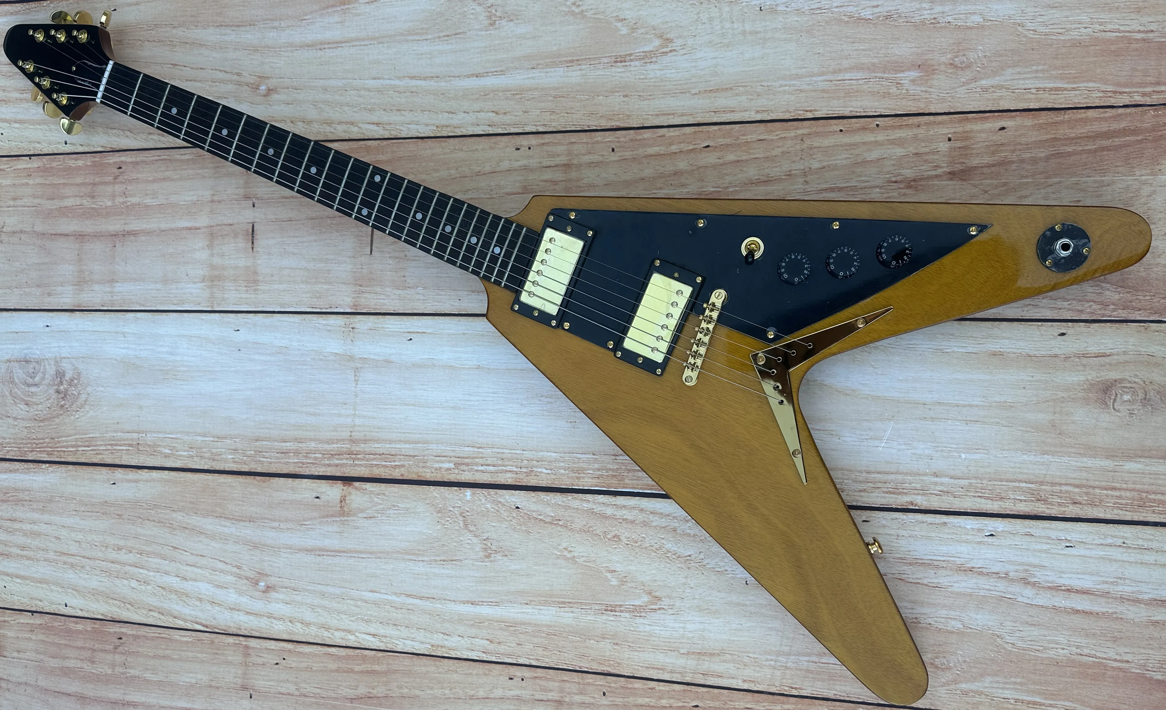 

Необычная электрическая гитара, бревчатая цветная V-образная Полетная гитара, золотые аксессуары, искусственная кожа, импортная Хорошая древесина, освещение