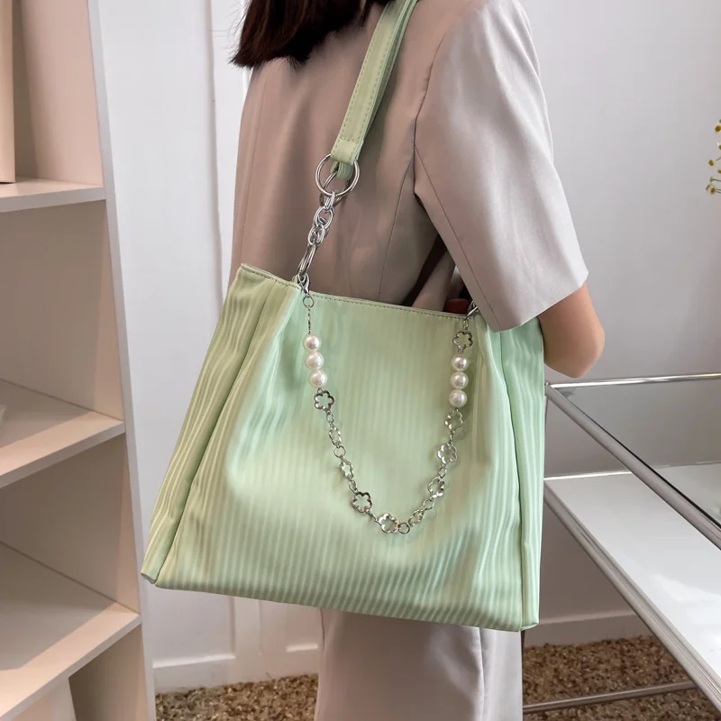 

Вместительная женская сумка-тоут 2022, Модная Портативная сумка через плечо из искусственной кожи, подходящая ко всему, яркая, вместительная, модная, для поездок