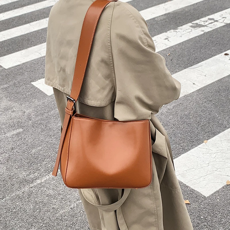 

Pu Leather Ladies Messenger Bags Shoulder Bags Vintage Handbags for Women Fashion Female Tote Bucket Bag Solid Color Big Purse