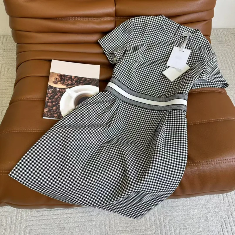 

2023 Summer New Luxury Premium Letter Jacquard Contrast Ribbon Splice Houndstooth Round Neck Short Sleeve Dress for Women
