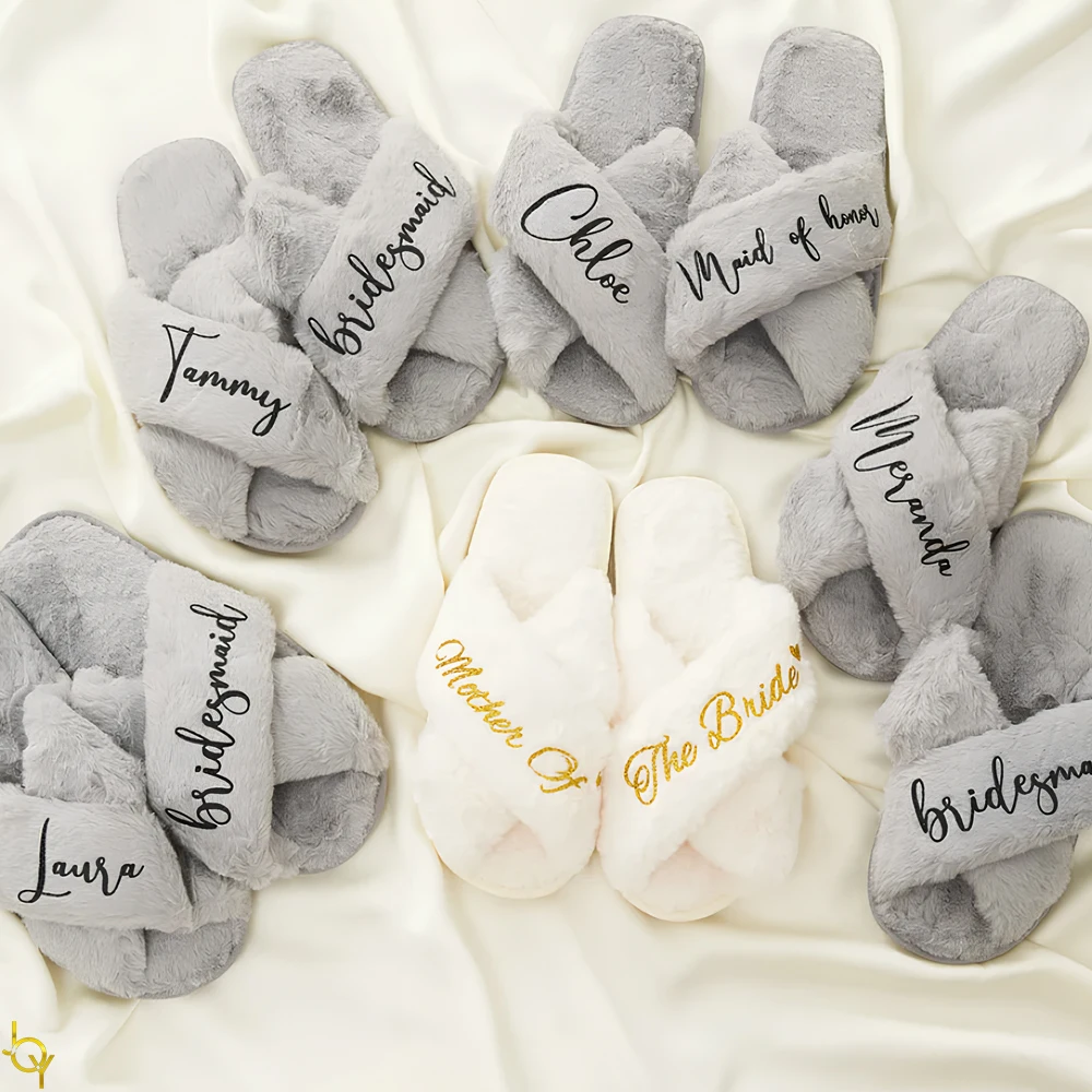 

Персонализированные пушистые свадебные тапочки