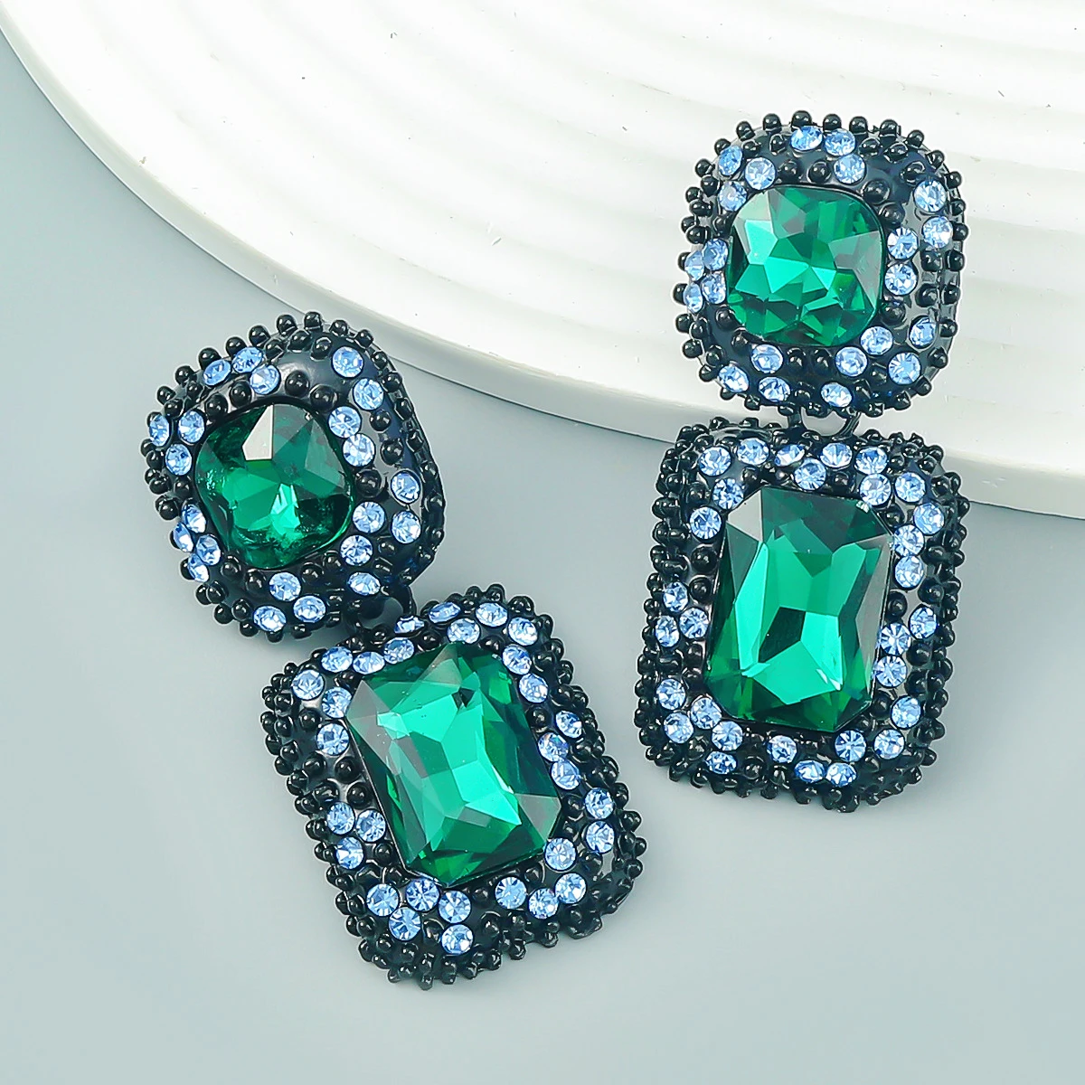 Vintage Square Green Crystal Dangle Earrings for Women Europe Style Luxury Banquet Party Jewelry Accessories 2023 Trend Brincos