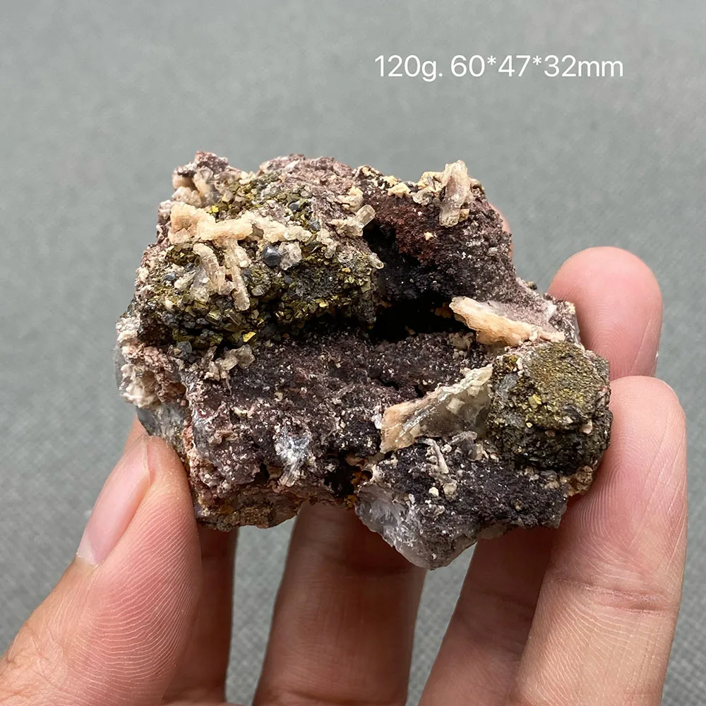 Необычный кристалл халькопирит