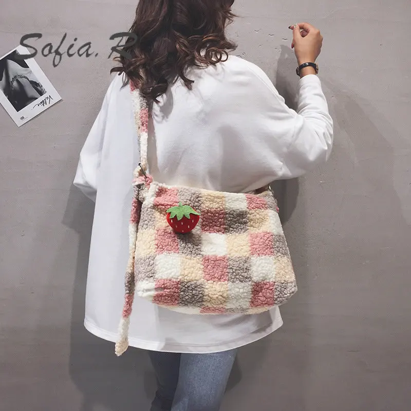 

Японская плюшевая сумка, Корейская сетчатая мягкая сумка-мессенджер из ягненка, милая сестра, клубника, мягкая сумка через плечо, сумка