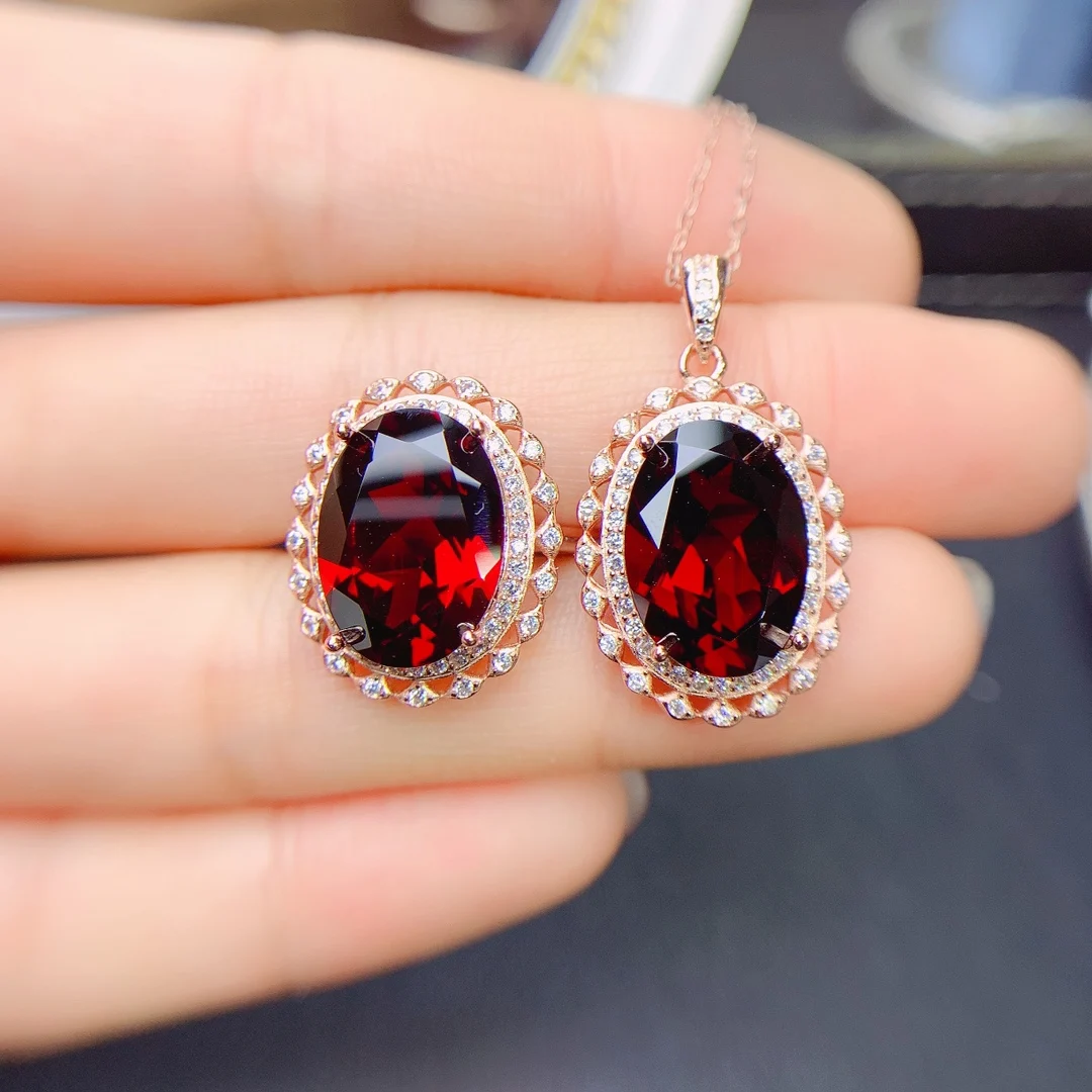 

Ladies Sterling Silver 925 Jewelry Wholesale Natural Garnet Jewelry Set Free Shipping Christmas Set Elegant Ladies Set Boutique