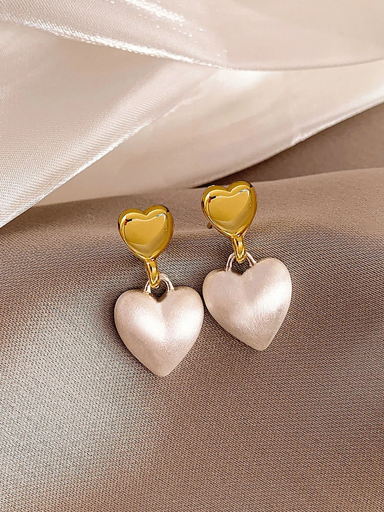 Женские серьги-гвоздики с двойным сердцем металлические матовые в форме сердца