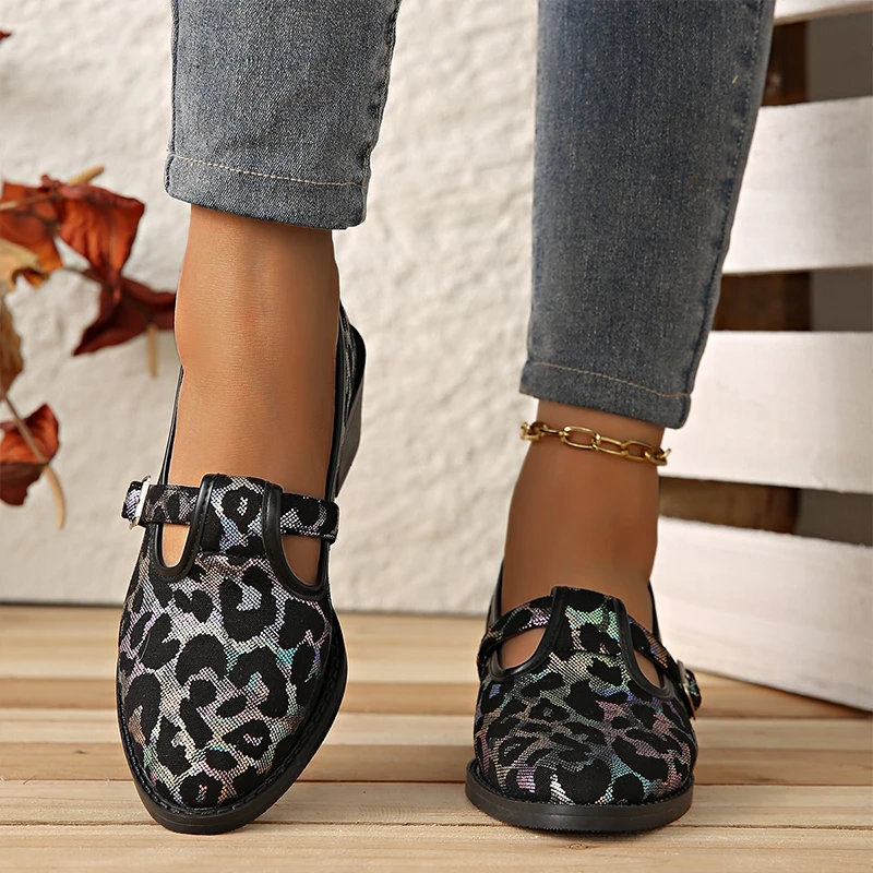 Женские леопардовые лоферы на среднем каблуке привлекательные туфли с острым