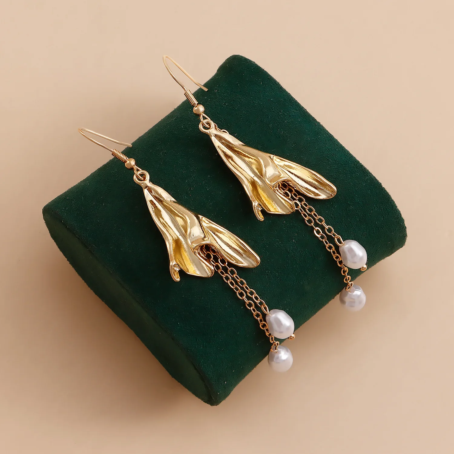 

MODOMA 2023 New Tassel Pearls Drop Earrings For Women Luxury Wedding Minimalist Piercing Earrings Vintage Gold Color Jewelry