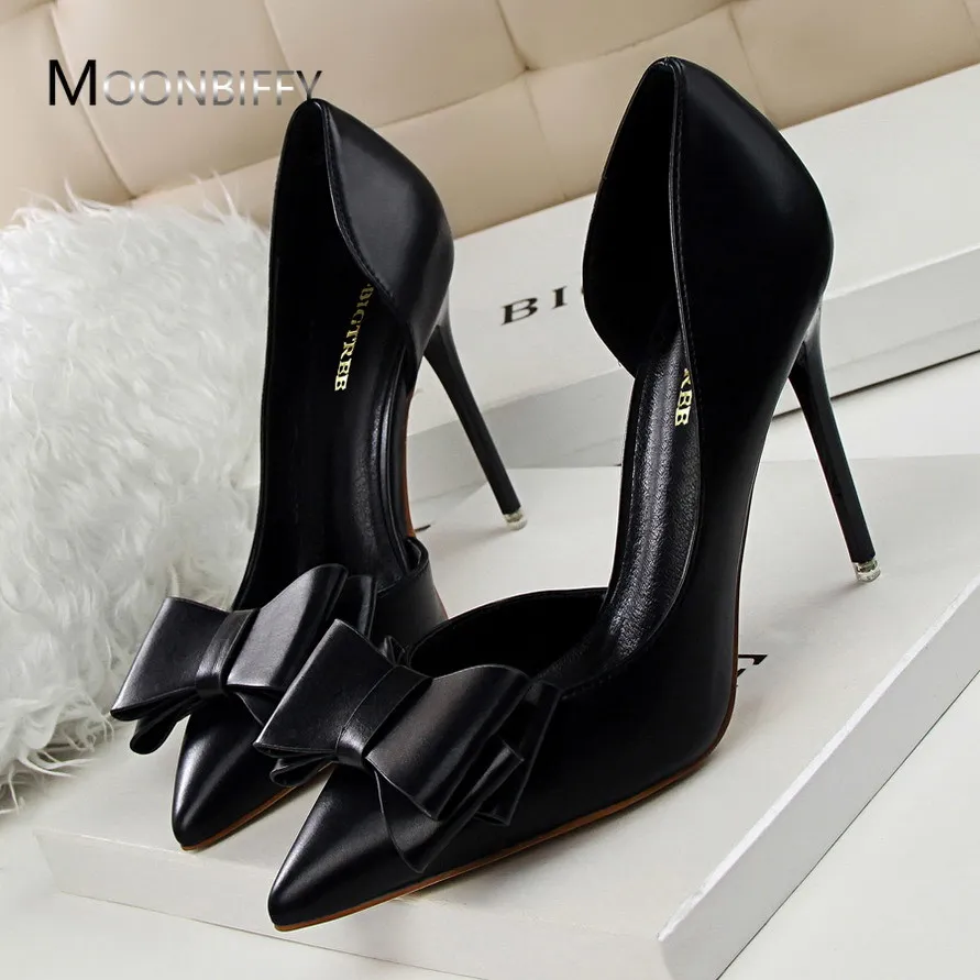 

2022 New Korean fashion show air sweet bow high heels fine with high heel shallow mouth pointed side hollow single shoes