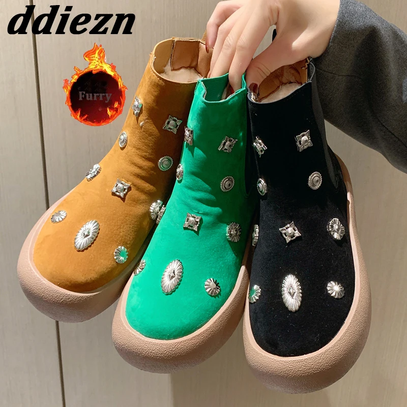 

Теплые меховые зимние сапоги для женщин, новинка зимы 2023, модные женские эластичные ботильоны с заклепками, обувь на плоской подошве, роскош...